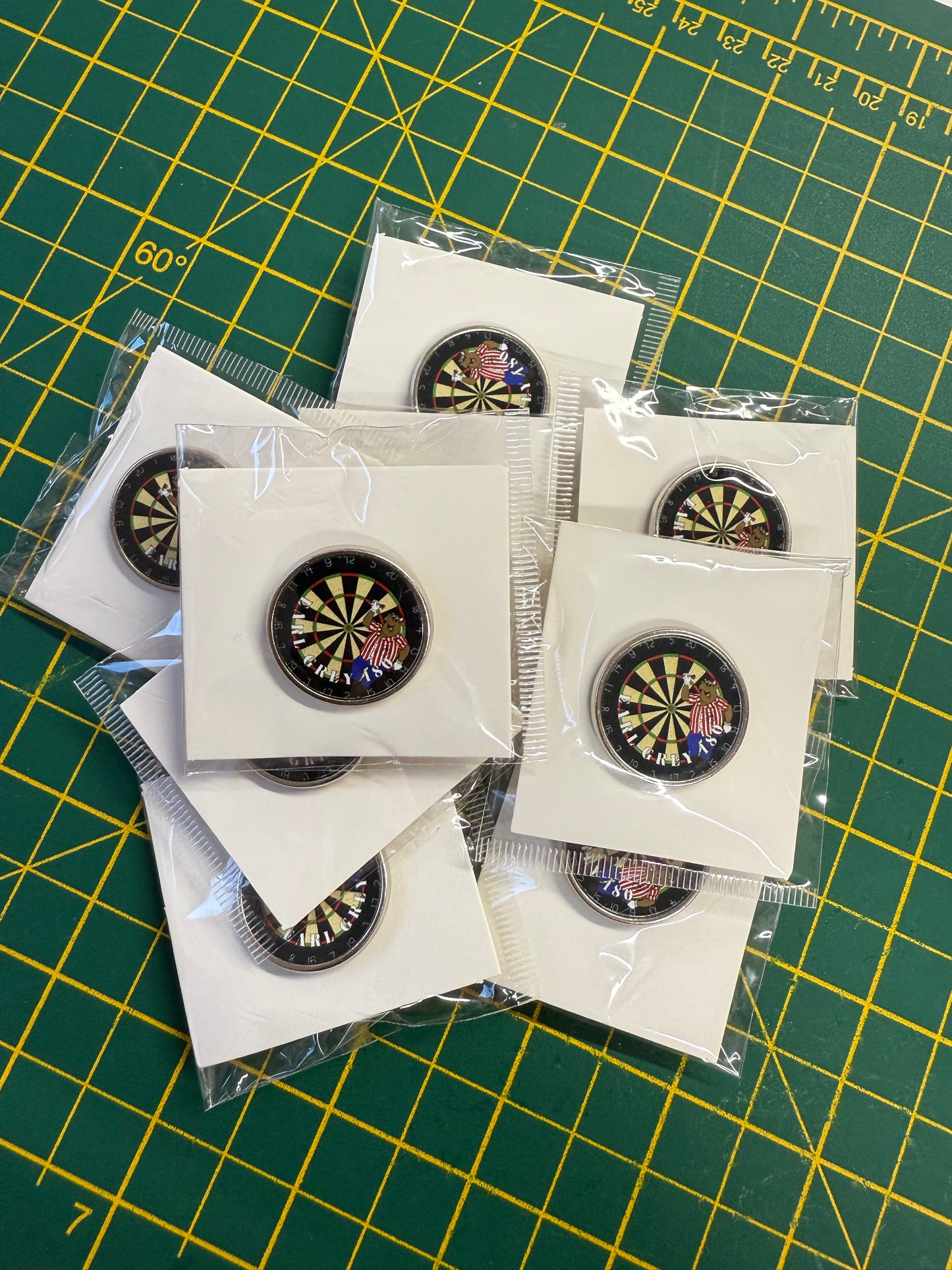 Darts 180, Pin Badge, Bully, Supporter, Club, Pin